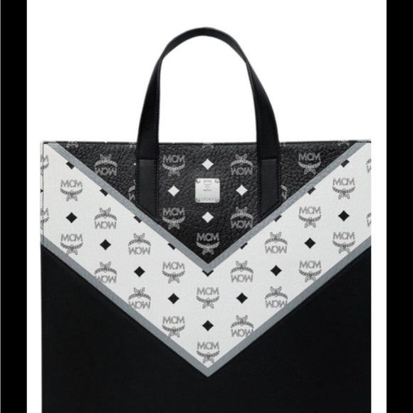 MCM Visetos Tote in Black and White. - Picture 5 of 10